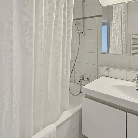 Cozy And Sunny 2br Flat In The Centre - Sky10 Appartement