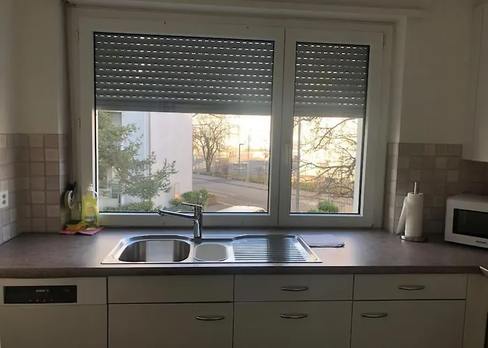 شقة Cozy And Sunny 2br Flat In The Centre - Sky10 *