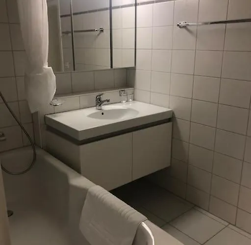 아파트 Cozy And Sunny 2br Flat In The Centre - Sky10 *